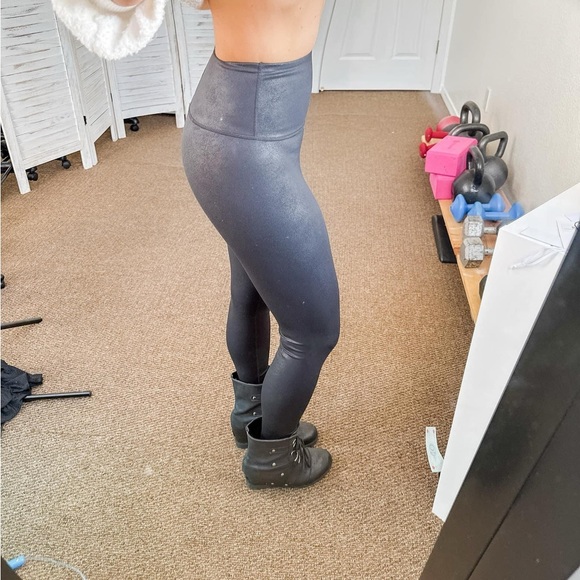 Zyia Distressed Bleeker Street Hi-Rise Legging 7/8 24 Sz 4 - Picture 3 of 6